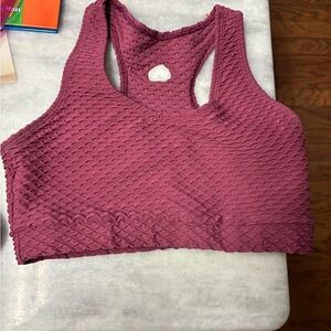 Booty by Brabants Textured Sports Bra - Burgundy pink